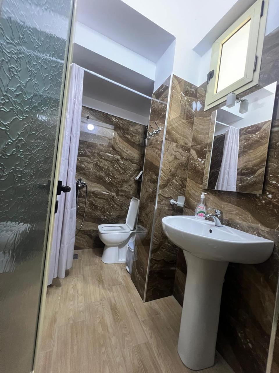 Hotel Vila Flowers Vlore Bilik gambar
